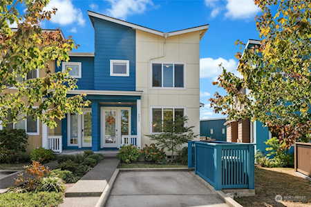 9835 10th Place SW Seattle, WA 98106