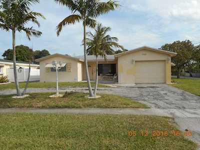 3498 NW 32nd Ct Lauderdale Lakes, FL 33309