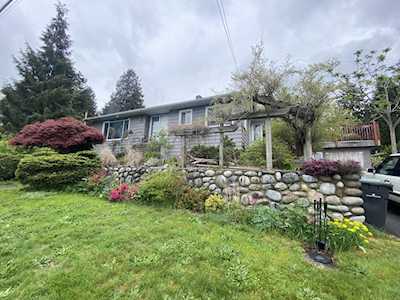 427 Shiles Street New Westminster, BC V3L 3K5