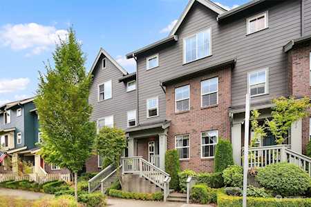 826 4th Ave NE Issaquah, WA 98029