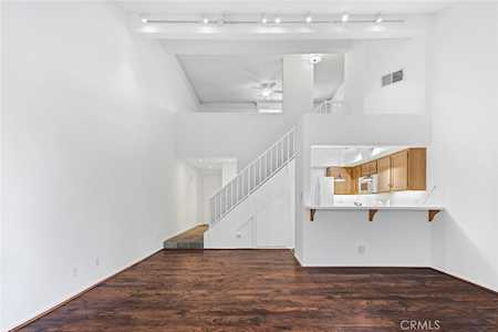 2731 Erringer Rd #63 Simi Valley, CA 93065