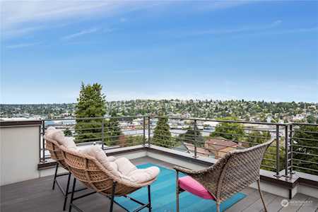 3453 9th Ave W Seattle, WA 98119
