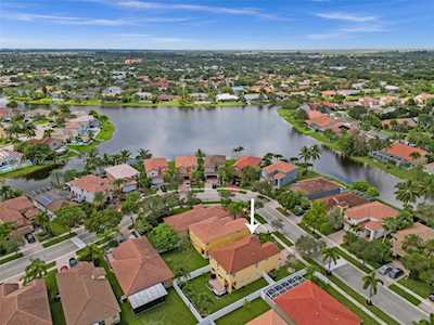 1217 NW 192nd Ln Pembroke Pines, FL 33029