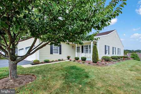 4008 Woodspring Ln York, PA 17402