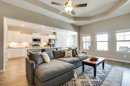 327 Moccasin Trail Spring Hill, TN 37174