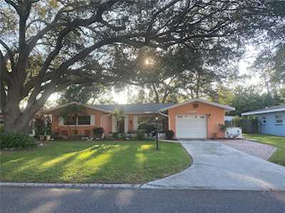 11566 Oval Dr W Largo, FL 33774