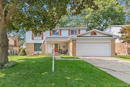 7451 Admiralty Dr Canton Twp, MI 48187