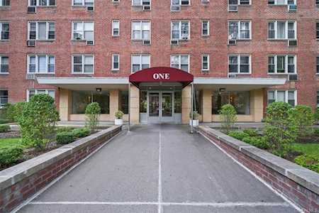 1 Sadore Ln #3X Yonkers, NY 10710