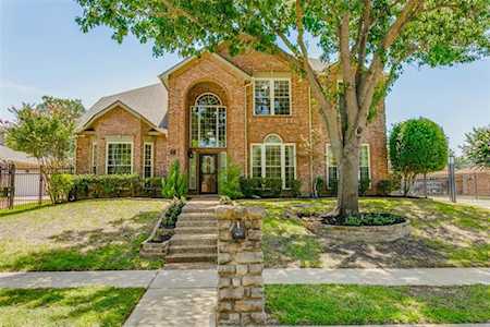 7612 Oak Knoll Drive North Richland Hills, TX 76182