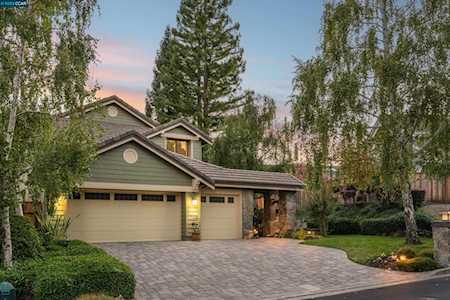 560 Buttonwood Dr Danville, CA 94506