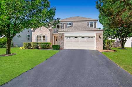 877 Summerhill Dr Aurora, IL 60506