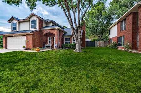 2812 Timber Court Grand Prairie, TX 75052