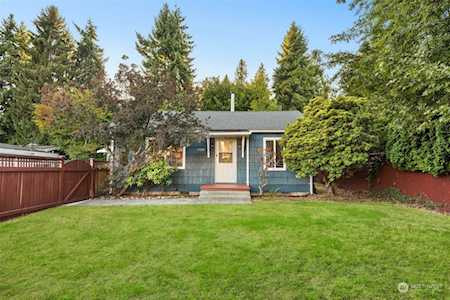 15225 Wallingford Ave N Shoreline, WA 98133