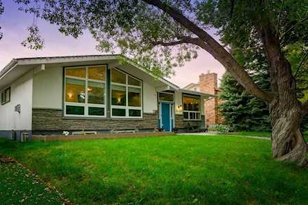 3448 Lane Crescent SW Calgary, AB T3E 5X2