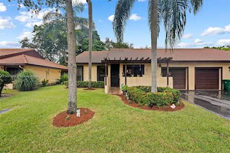 7037 Marlberry Ln Tamarac, FL 33321