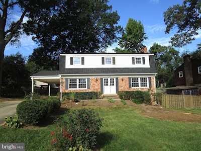 8648 Woodward Ave Alexandria, VA 22309