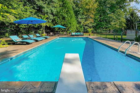 2318 Queensbury Dr Fallston, MD 21047
