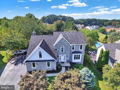 916 Sunny Hill Ln Harrisburg, PA 17111