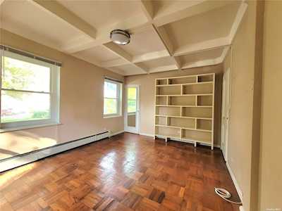 150-90 Village Rd #107D Briarwood, NY 11432