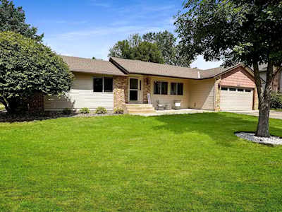 11506 W River Hills Drive Burnsville, MN 55337