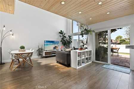 924 Van Ness Ct Costa Mesa, CA 92626