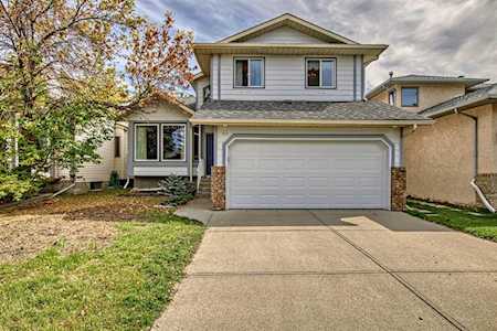 44 Sundown Way SE Calgary, AB T2X 3B6
