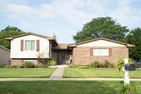 6037 Willow Creek Dr Canton Twp, MI 48187