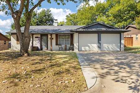 533 Mound Street Burleson, TX 76028