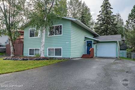 17546 Meadow Creek Dr Eagle River, AK 99577