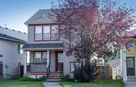 530 Everridge Dr SW Calgary, AB T2Y 5E5