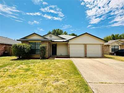 422 Rifleman Trail Arlington, TX 76002