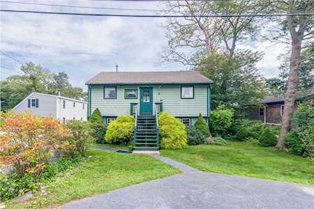 10 Albatross Dr North Kingstown, RI 02874