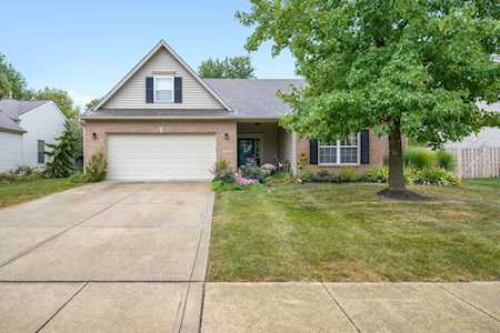 11275 Falling Water Way Fishers, IN 46037