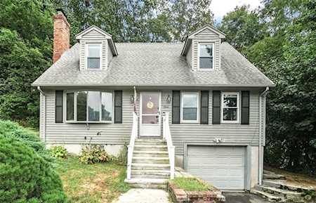 1 Amanda Ct North Providence, RI 02904