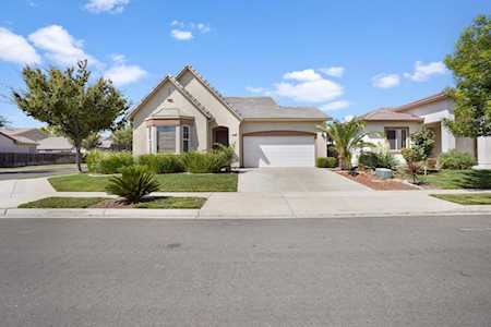 215 Fall Avenue Patterson, CA 95363