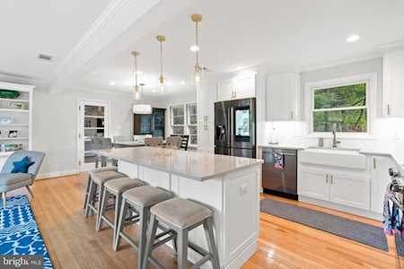 2330 Windsor Rd Alexandria, VA 22307