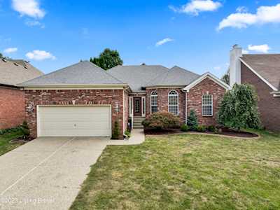 3009 Lake Vista Dr Louisville, KY 40241