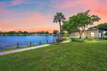 302 Cambridge Road #2-35 Hollywood, FL 33024