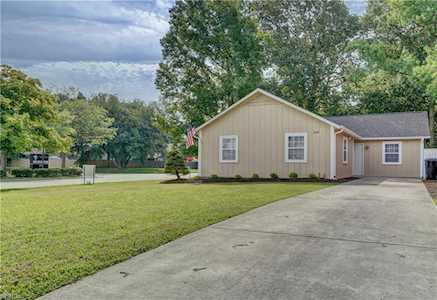 900 Thornhill Place Virginia Beach, VA 23462