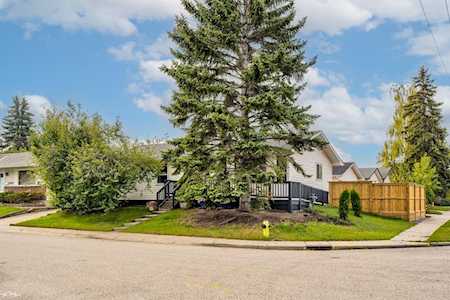 1903 Lynnover Crescent SE Calgary, AB T2C1K4