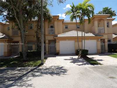864 NW 170th Ter #864 Pembroke Pines, FL 33028