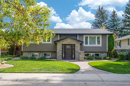 828 Canna Crescent SW Calgary, AB T2W 1N9