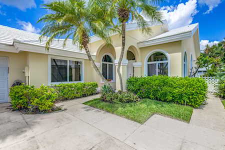 2725 White Wing Lane West Palm Beach, FL 33409
