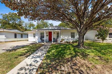 5820 Lyle Street Westworth Village, TX 76114