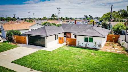 5462 Stardust Huntington Beach, CA 92647