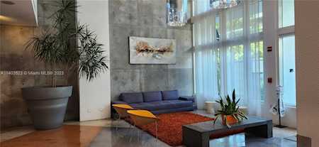 234 NE 3rd St #208 Miami, FL 33132