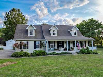 5463 Windrow Rd Rockvale, TN 37153