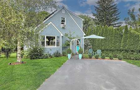 4 Central Ct Warren, RI 02885