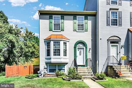 487 Lakes Ct Westminster, MD 21158