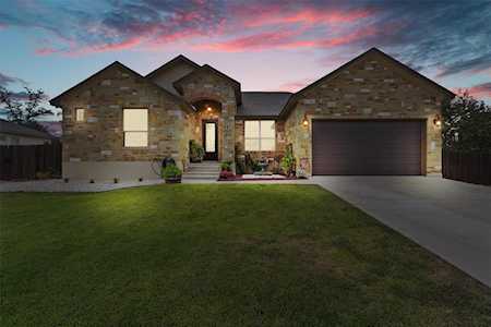 241 Cardinal LOOP Paige, TX 78659